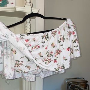 Bershka Floral over the shoulder cropped top